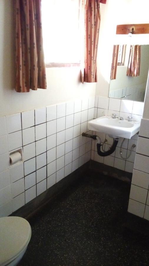 White Horse Inn Kabale Exterior foto