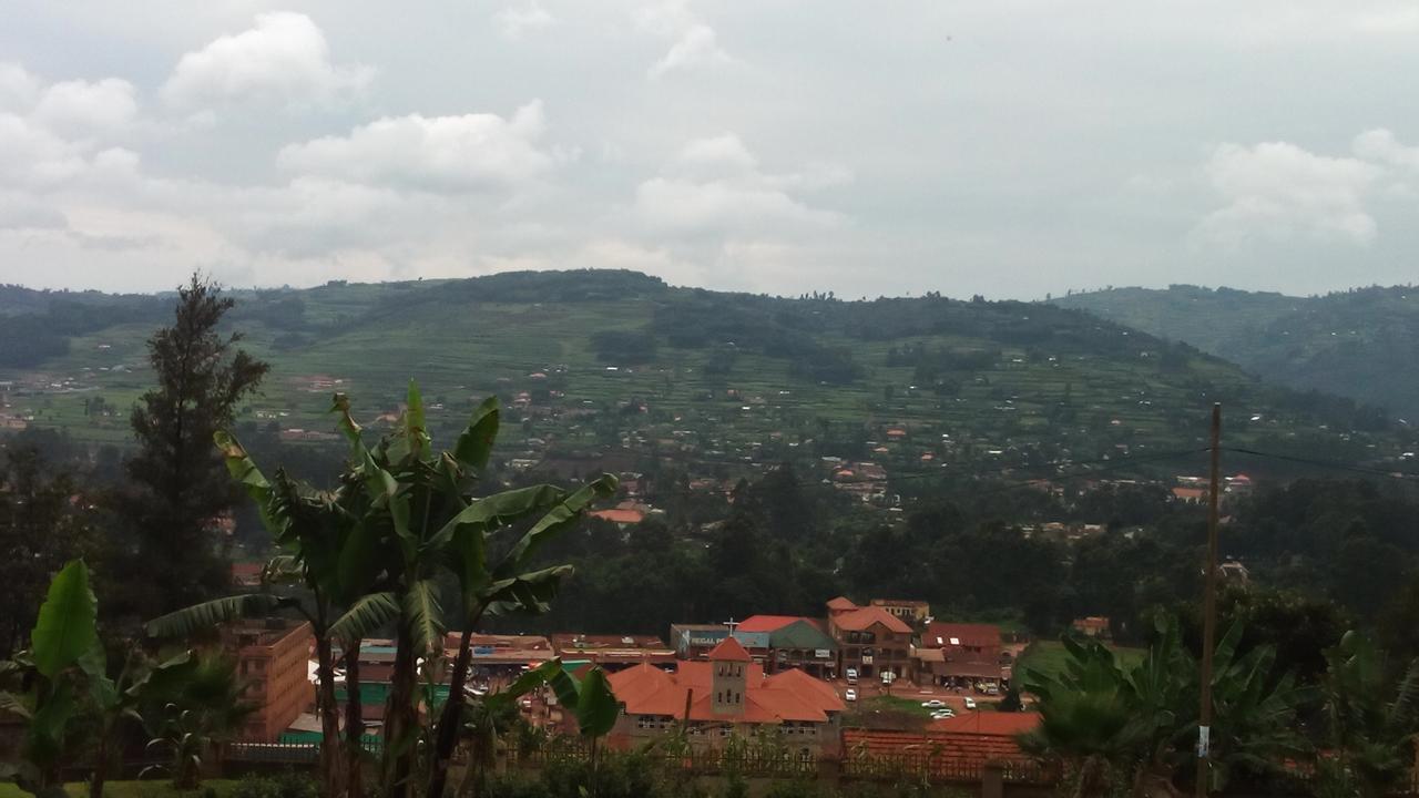 White Horse Inn Kabale Exterior foto